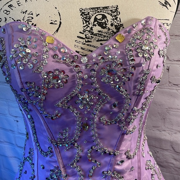 💜 Prom/Formal Gown - Picture 3 of 17